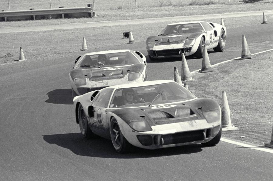  Ford GT40 (Mk II) 1965 года  (фото 79 из 118)